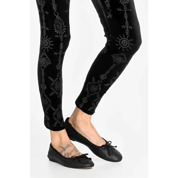 NWT Johnny Was Althea Stretch Tonal Embroidered Velvet Leggings Black XXL - Picture 3 of 8